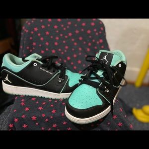 One hour sale 🔥🔥🔥🔥Jordan’s